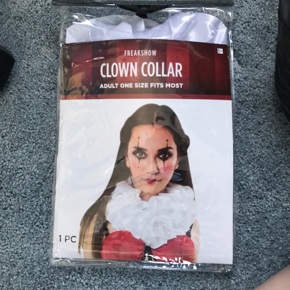 Clown Collar